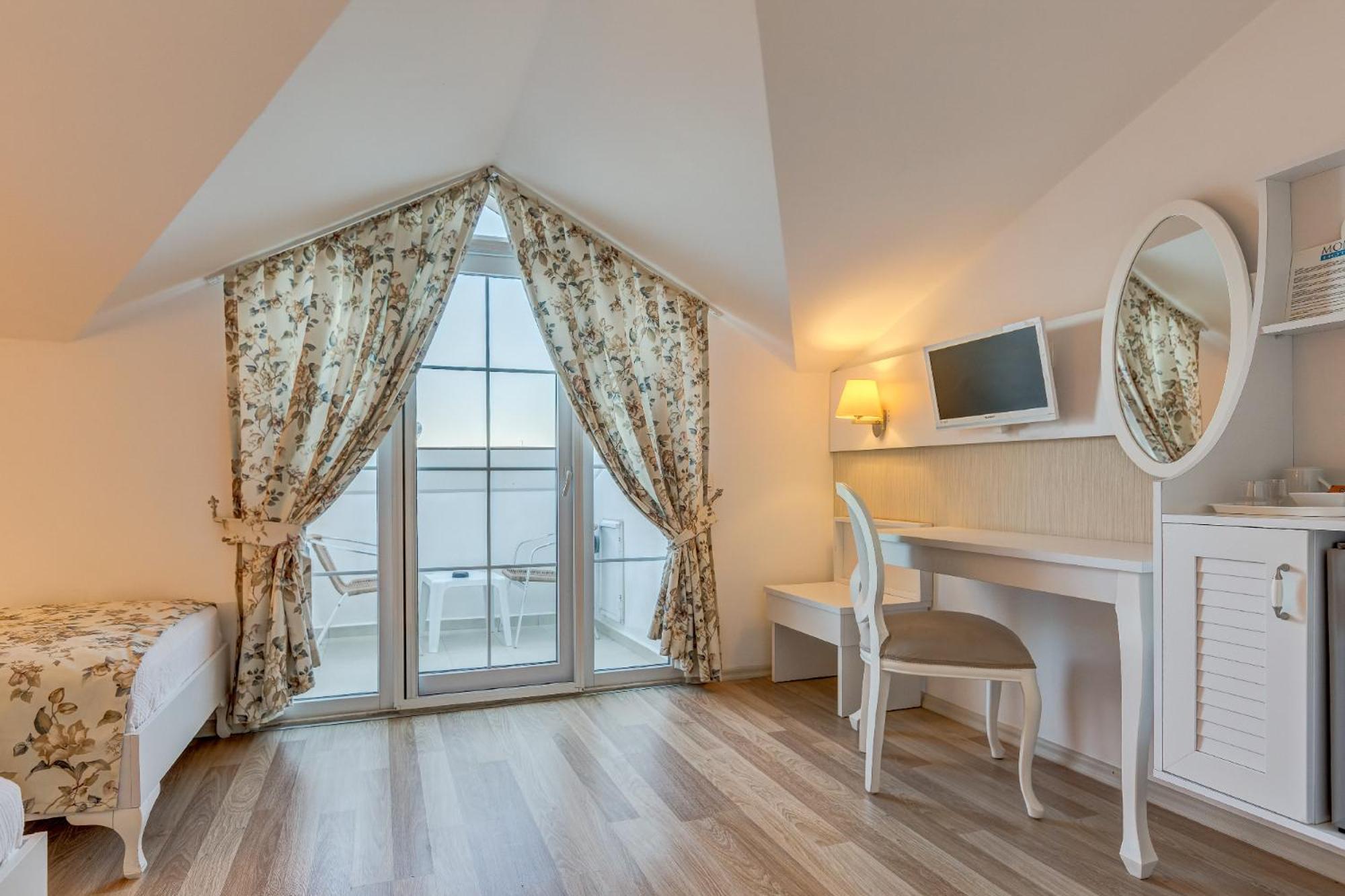 Monta Verde Hotel & Villas Олудениз Экстерьер фото